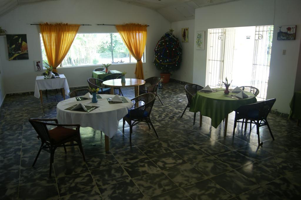 San San Tropez Otel Port Antonio Dış mekan fotoğraf